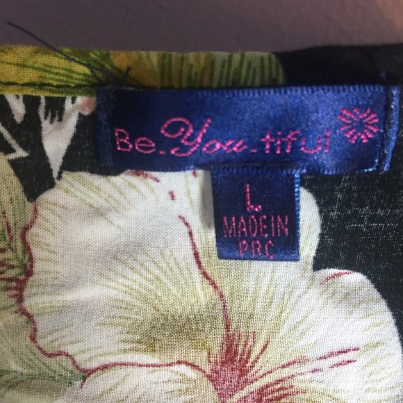 Cotton Blouse with trim. - Picture 2 of 12